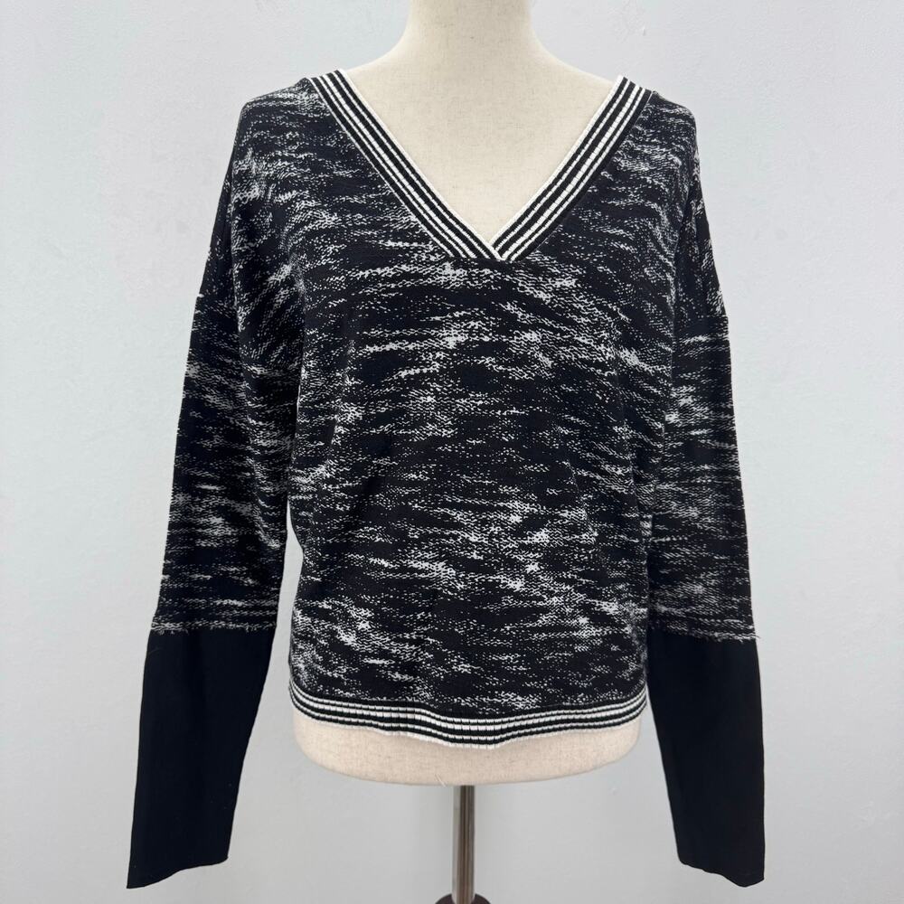 NWT Grey State Women's Noir Combo Chelsea Top Sweater V-Neck Preppy sz 1/Small